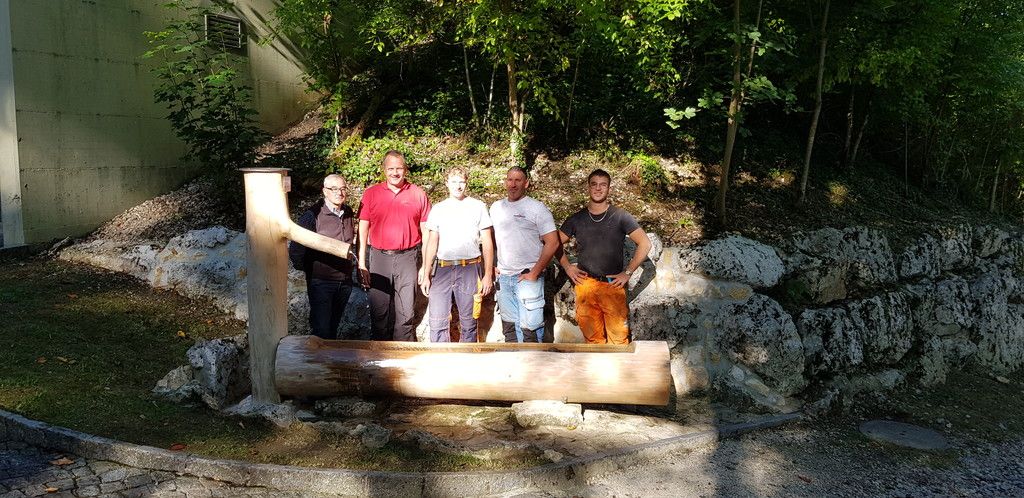 2019 Naturbrunnen für die heissen Tagebild 01